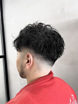 フェリア 松山(Feria) メンズフェードスタイル 深田 和也