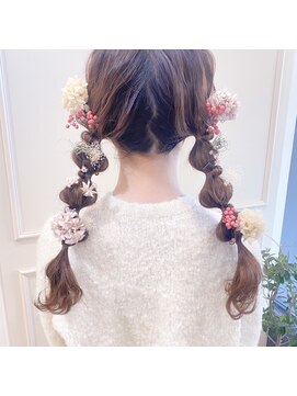 ヴィーヴォ 天六店(VIVO) 【VIVO】ツインテールアレンジ たまねぎヘア ドライフラワー