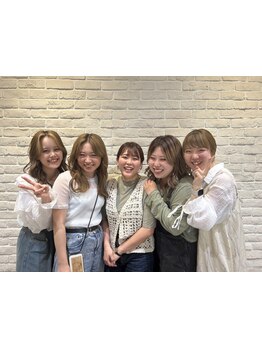 女性スタイリスト多数！丁寧な共感カウンセリングで理想のツヤ髪に。髪質改善＆縮毛矯正で憧れの美髪を実現