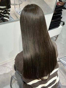 ユーフォリア 渋谷グランデ(Euphoria SHIBUYA GRANDE) 縮毛矯正　美髪　髪質改善　ストレート　艶感　20代30代