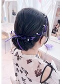 サイド編み込みリボン入りのまとめ髪