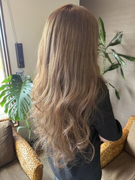 ヘアーサロン プアメリア(Puamelia) ゆるふわウェーブ巻きロング×透明感シルクベージュ艶髪20代30代