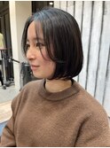 黒髪前あがり透け感多毛くせ毛顔まわりレイヤーボブ