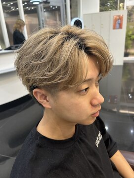 テテ(TETE) センターパート/刈り上げなし