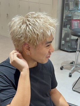 ボンドストーリーホワイト(BondStory White) ホワイトベージュスパイキーショート