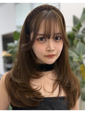 リア(riah) 韓国ヘアーハッシュカットレイヤーカットハイライトカラー