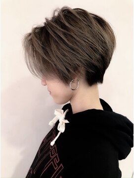 ザワン(the one .) 【the one.】ショートスタイルにブリーチデザイン -TANAKA-