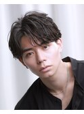 ツヤ感黒髪大人センターパート