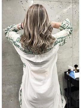 アコ(Aco) ★明るめベースのオリジナルバレイヤージュ★