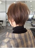 小顔シフォンベージュ美髪ショート