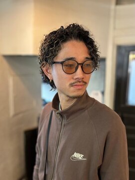 ビーバイエイトジェンツ(Bee by EIGHT GENTS) MEN'S HAIRウルフアッシュブラックカルマパーマベリーショート
