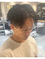 フリーク バーバーショップ 都島店(FREAK BARBER SHOP) 黒髪ツーブロックセンターパート縦落ちツイストスパイラルパーマ