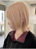 渋谷ブリーチカラータッセルボブ顔周りレイヤー切りっぱなしボブ