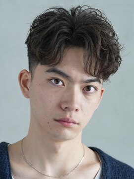 レタッチバイフィフス(RETOUCH by fifth) 原宿センターパートフェザーパーマツーブロックメンズパーマ眉毛