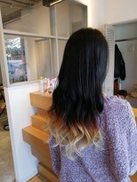 カリン(carin)&nbsp;【グラデーションヘア】ブリーチ必須！ホワイトシルバーヘア