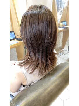 ヴァネッサ VANESSA ウルフレイヤー×ナチュラルベージュ◎高橋美穂