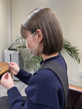 ネイヴィル オモテサンドウ(navile omotesando) ナチュラルワンカールボブベージュ前髪