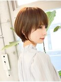 30代40代50代ショートカットショートヘア。前髪あり。