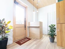 【明るい店内】