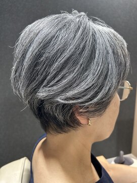 ジンリッチ(JiN RiCH) 小顔フィットくびれショート☆