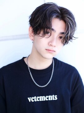 アイドットプラスサッポロ 札幌(i.+SAPPORO) 色気のある大人の刈り上げセンターパート × ダークアッシュ