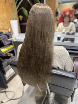 ネウィ 池袋(newi) ミルクティーベージュ