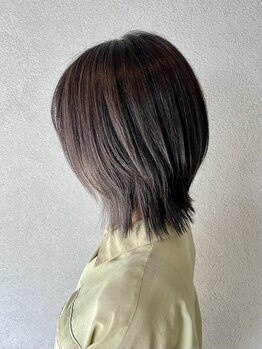 グルス(GruS)の写真/“脱”白髪染め！白髪を活かすデザインカラーで透明感やツヤのあるワンランク上のStyleに♪
