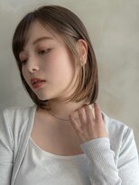 ケアリー プレナ海浜幕張(Carelly)&nbsp;デザインカラー/レイヤーカット/ウェットヘア/オリーブベージュ