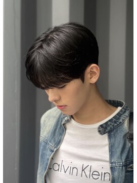 ジーエヌエム ゴニアンドムジン(G.N.M GUNHEE&MUJIN) 人気ダウンパーマスタイル