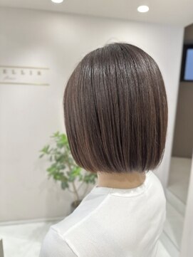 アンベリールフルー(EMBELLIR fleur) 大人女性の丸みショートボブ