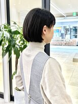 エブリ(evri)&nbsp;暗い髪でも柔らかく見えるワンカールボブ
