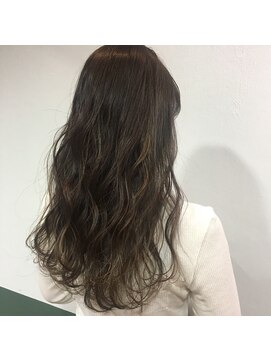 クラン(clan) clan<大人可愛い耳かけハイトーン黒髪ミディ>