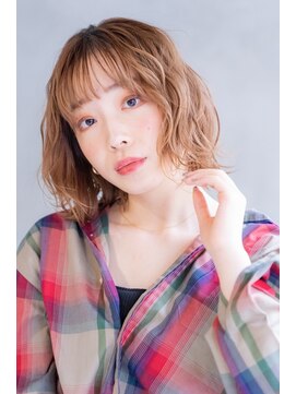 エイミー(Aimee) Aimee町田ニュアンスカーリーボブ×ミルキーベージュグラ