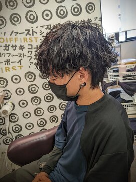 コワファーストナガサキシャンプーボーイ(COIFF1RST NAGASAKI SHAMPOO BOY) マッシュウルフ×波巻きスパイラルパーマ