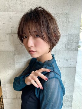 ザシー オモテサンドウ(The C) 20代30代40代ナチュラル大人可愛いレイヤースタイル