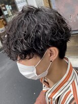 フィフスワン(fifth one) 波巻きパーマメンズパーマメンズヘアツーブロックツイストパーマ