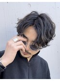 ニュアンスパーマメンズ前下がりセンターパートコンマバング