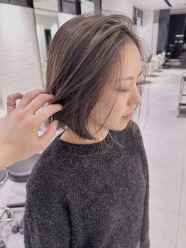 ステアケース 武蔵小杉店(stair:case) 大人ハイライトミルクティーベージュ白髪ぼかしハンサムショート