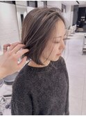 大人ハイライトミルクティーベージュ白髪ぼかしハンサムショート