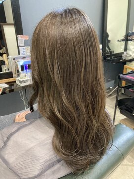 レナータ ヘア(Renata hair) オリーブベージュ/透明感カラー/寒色系カラー