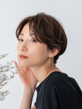 サロンドウィズ 本店 本八幡(Salon de With)の写真/髪に優しいケアカラー使用。頭皮にも安心♪明るめオシャレな白髪染めや白髪を活かす白髪ぼかしもOK