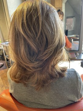 ビルズノア バイ ヤスオカ(BUILDS NOAH BY YASUOKA) レイヤーミディアム×白髪ぼかしカラー