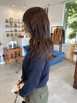 O ゆるふわナチュラルウェーブセミロング×透明感ワンカラー