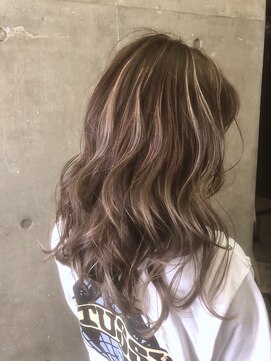 キー(key) アッシュベージュ