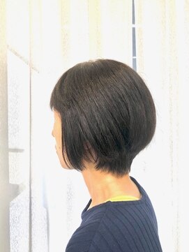 クオリス 上福岡店(QUALIS) 前下がり小顔ショートボブ/丸みショート/艶カラー/30代40代50代
