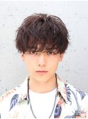 毛先を外して巻いた抜け感マッシュ 束感ショート