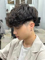 エルマーク(L-MARK)&nbsp;スペインカールスパイラルパーマツイストパーマフェード短髪