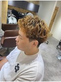 金髪スパイキーショート 無造作パーマ ツイスパ ブリーチパーマ