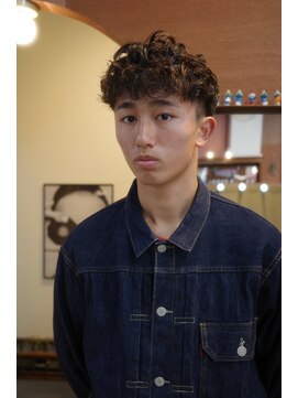 エディ(Edy) メンズスペインカール刈り上げ波巻きスパイラルパーマ眉毛カット