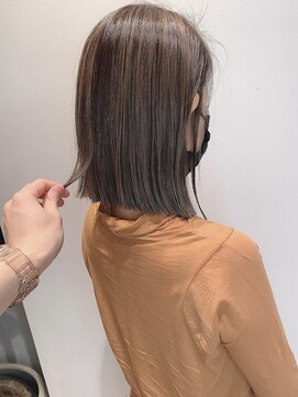 ステアケース ギンザセブン(stair:case ginza7) 前下がり長め切りっぱなし鎖骨ボブロブハイライトカラー